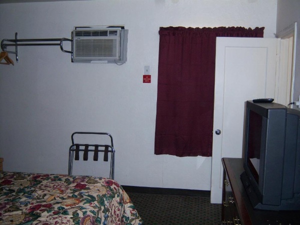 Shasta Dam Motel image 17