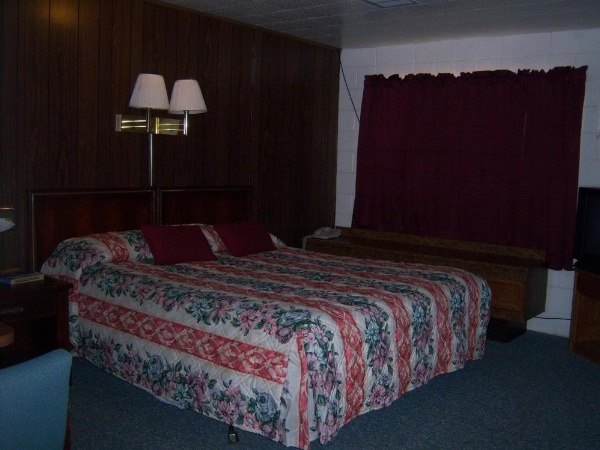 Shasta Dam Motel image 20