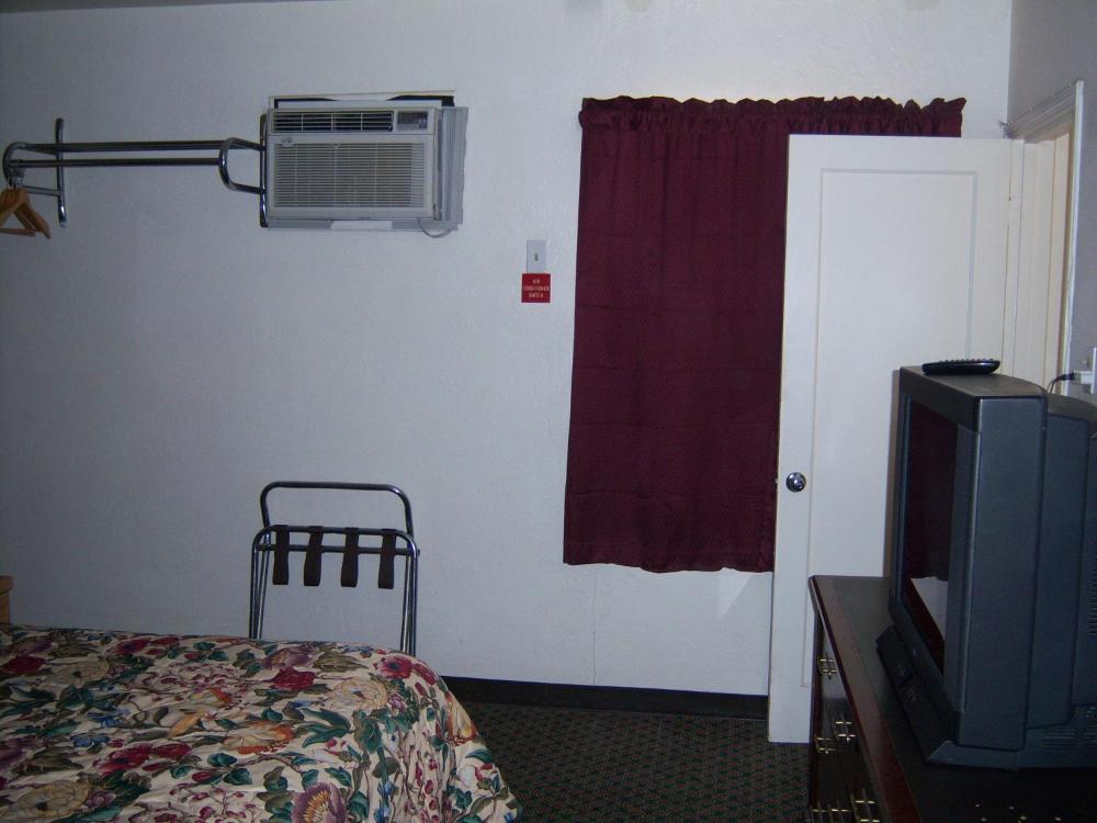 Room image 4